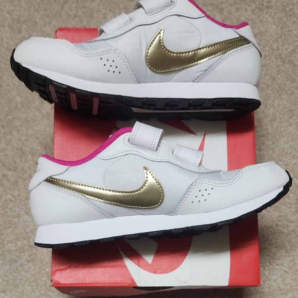 Nike Other - Nike MD Valiant (PSV) Kids' Shoes White Summit Black CN8559-105 NEW 2.5Y